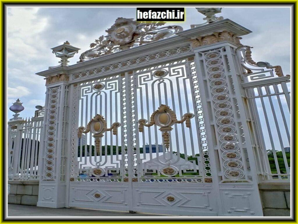 نحوه نصب درب حیاط فرفورژه