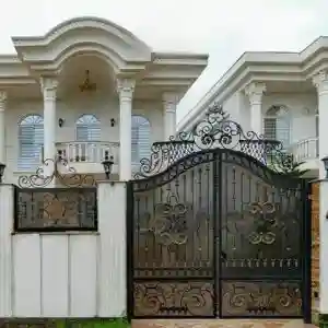 درب فرفورژه لاله با طراحی خاص و مهندسی