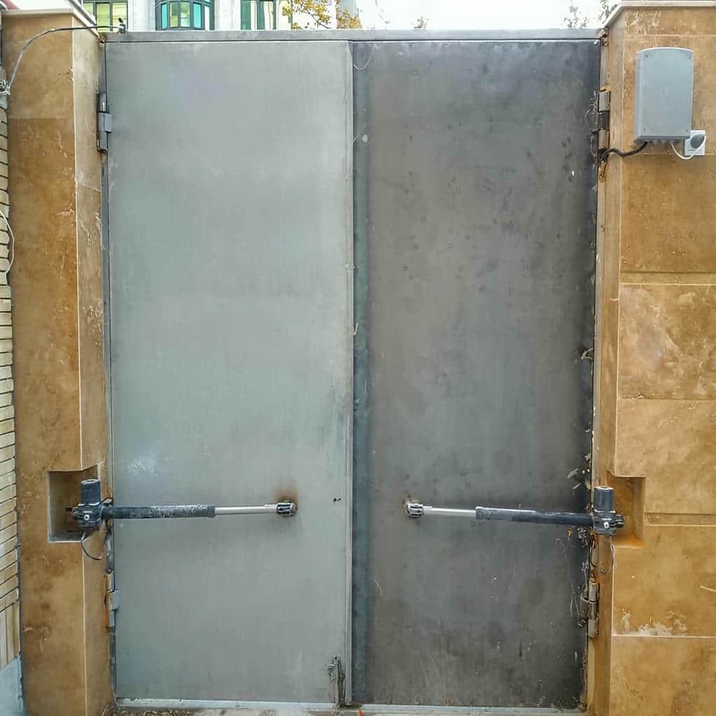 کارخانه جک برقی درب پارکینگ کنترلی در کمال شهر