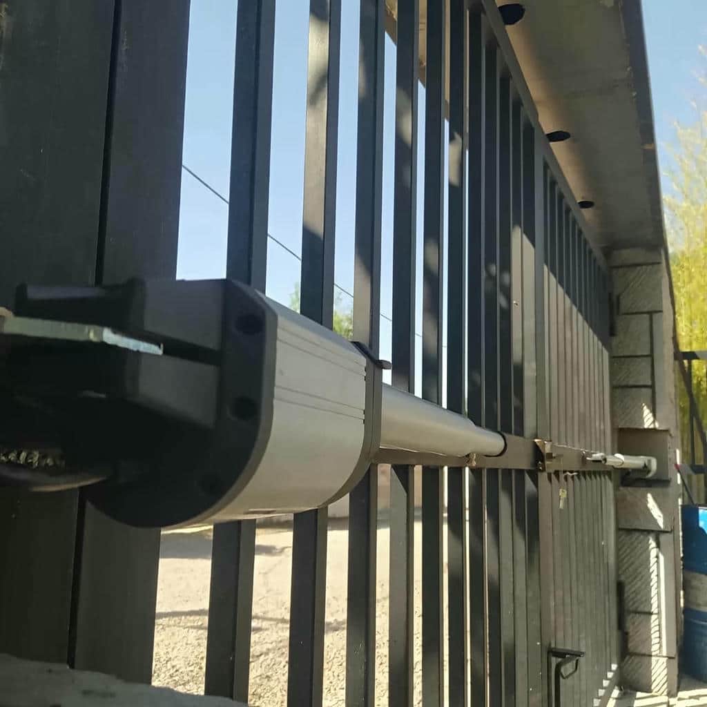 کارخانه جک برقی درب پارکینگ کاربری آپارتمانی در اردبیل