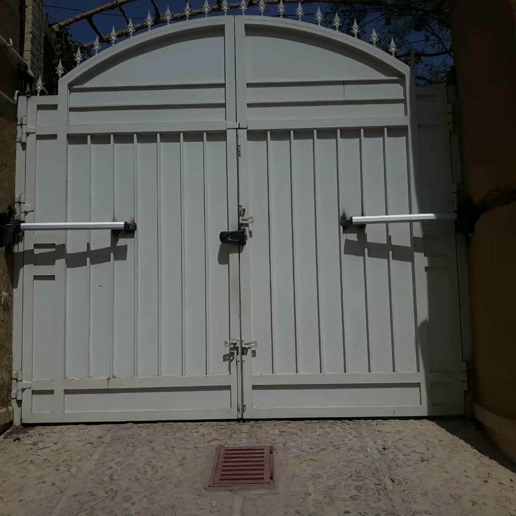 خرید جک برقی درب پارکینگ مناسب برای دربهای دو لنگه در تهران