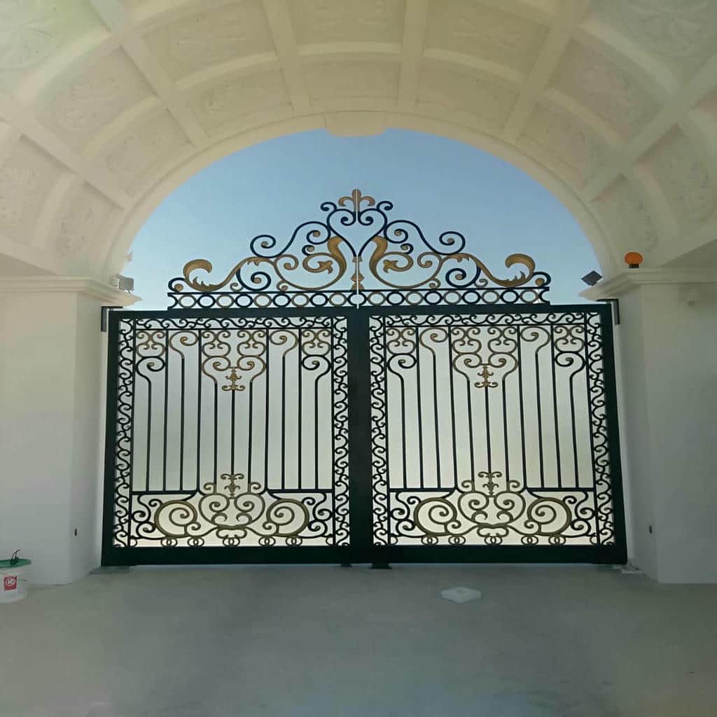کارخانه درب حیاط آهنی فرفورژه در یزد