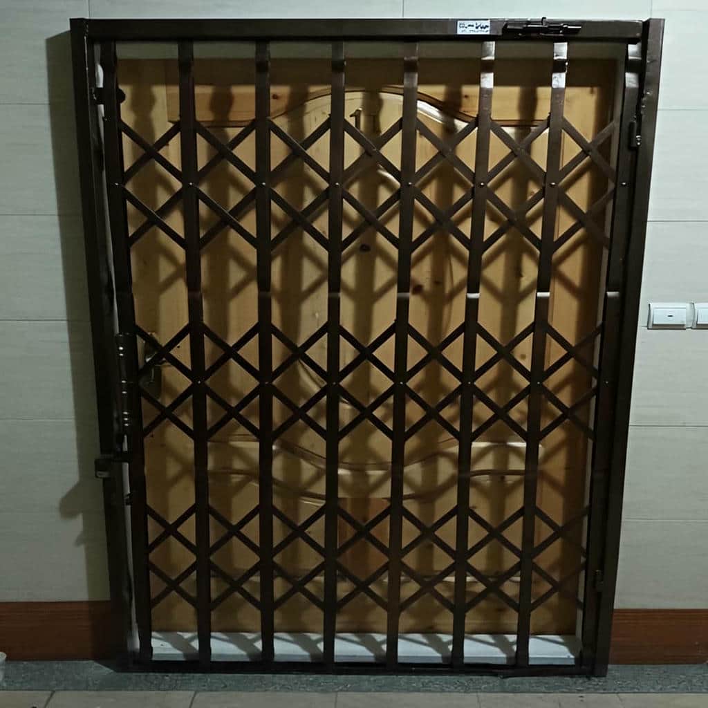 کارخانه درب آکاردئونی آهنی رنگ کوره ای در شیراز