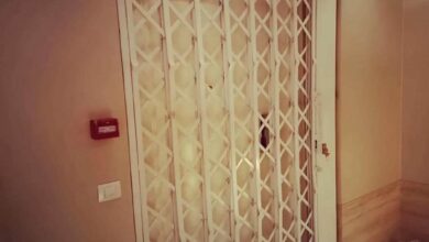 درب آکاردئونی آهنی در یاسوج