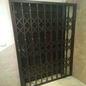 درب آکاردئونی آهنی در استان خوزستان