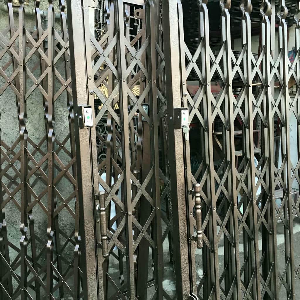 کارخانه درب آکاردئونی آهنی رنگ کوره ای در رامسر