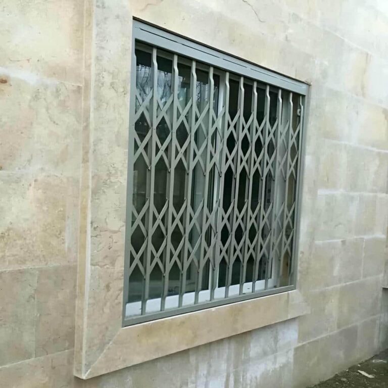 درب آکاردئونی آهنی در اندیشه