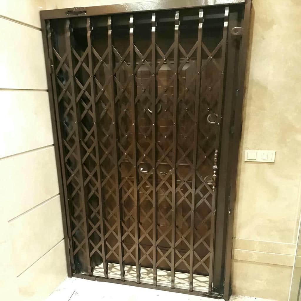 خرید درب آکاردئونی آهنی ساخت سفارشی در همدان