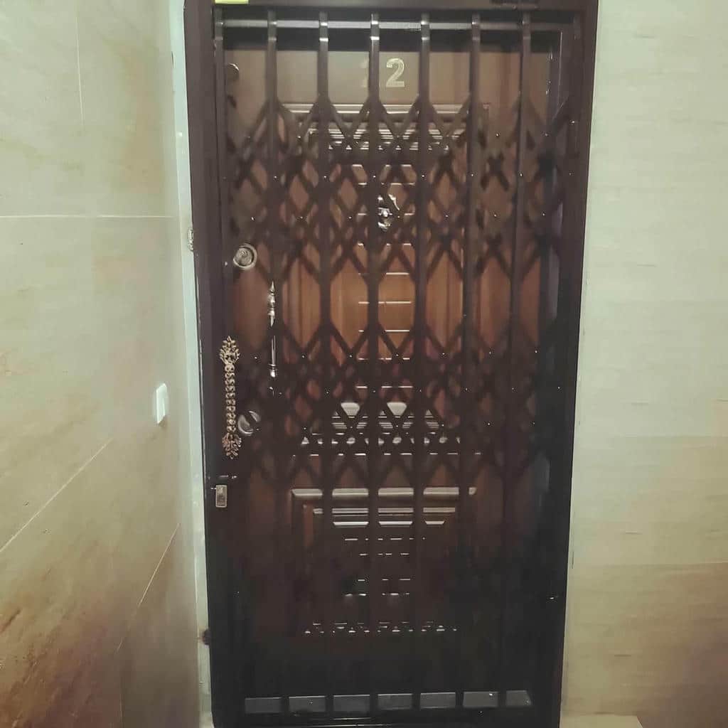 خرید درب آکاردئونی آهنی ساخت سفارشی در یاسوج