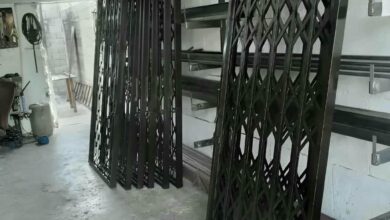 درب آکاردئونی آهنی در سبزوار