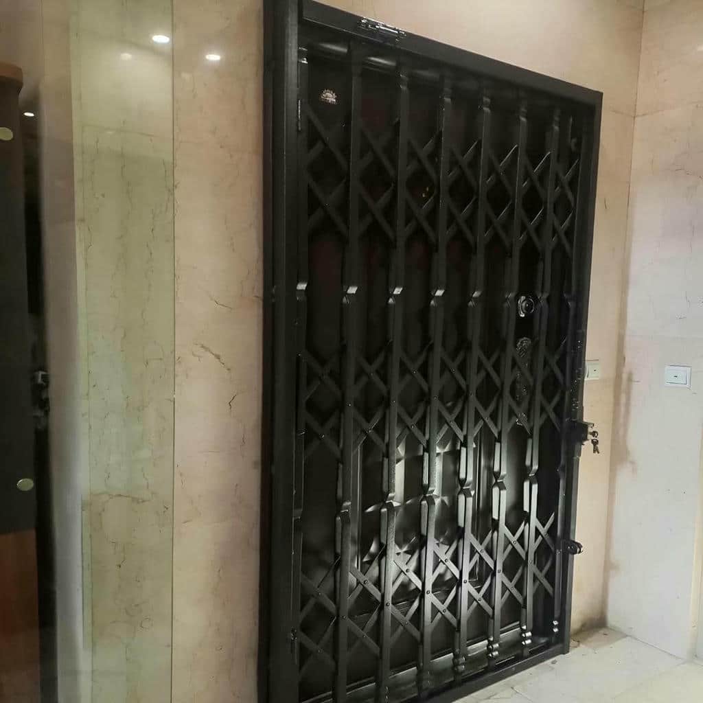 کارخانه درب آکاردئونی آهنی رنگ کوره ای در زاهدان