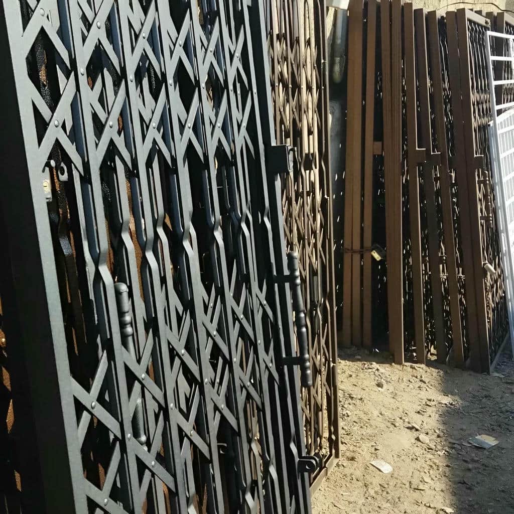 کارخانه درب آکاردئونی آهنی رنگ کوره ای در اصفهان
