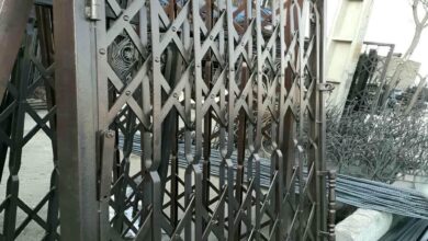 درب آکاردئونی آهنی در ایرانشهر