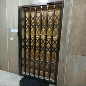 درب آکاردئونی آهنی در تبریز