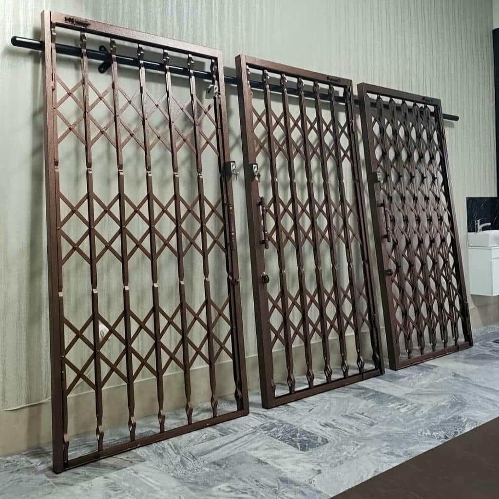 خرید درب آکاردئونی آهنی چندلوزی در اصفهان
