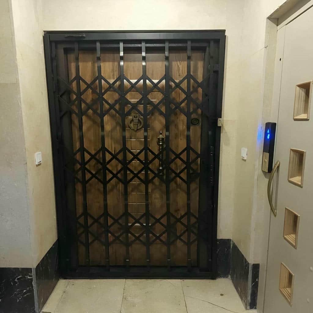 خرید درب آکاردئونی آهنی چندلوزی در کیش