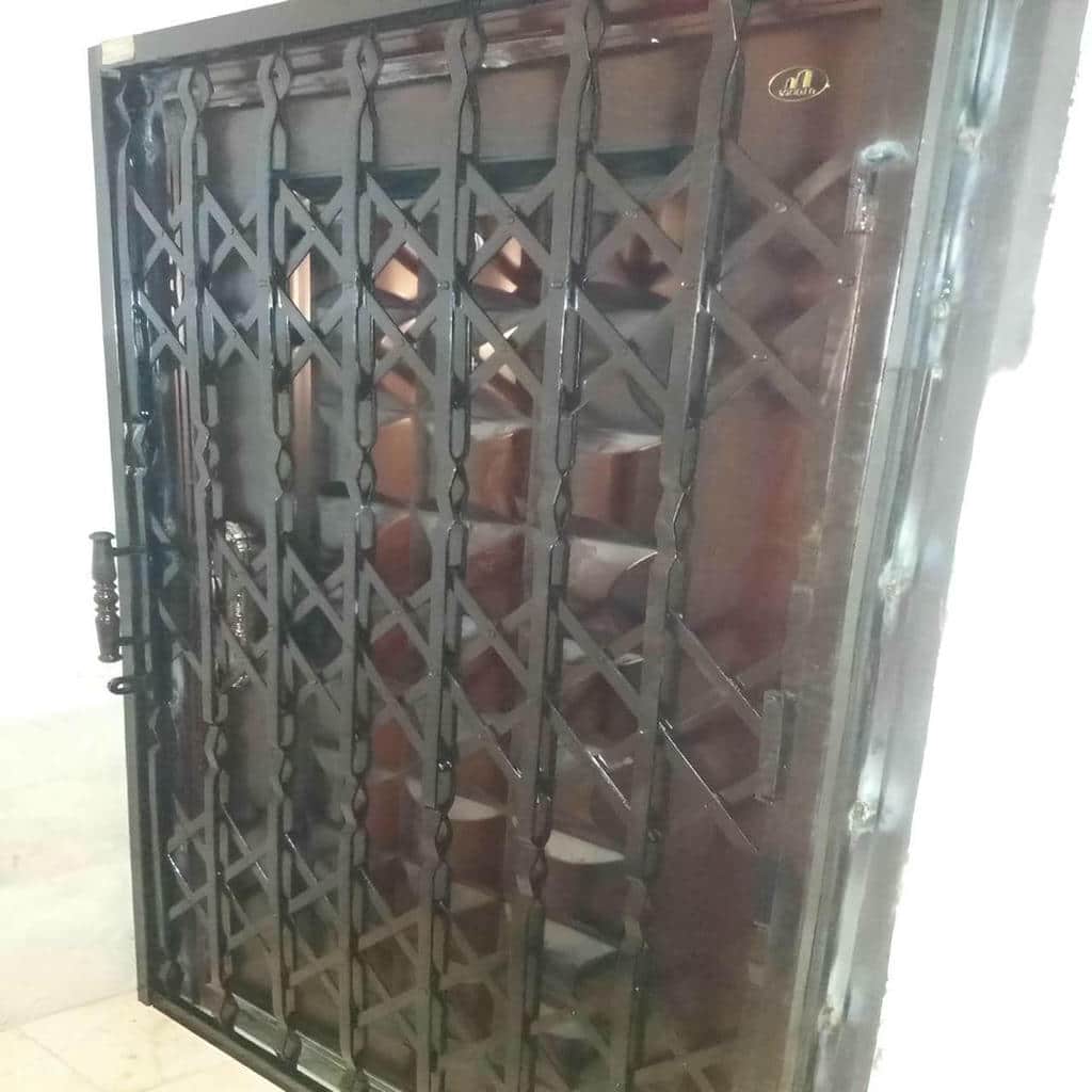 کارخانه درب آکاردئونی آهنی رنگ کوره ای در اردبیل
