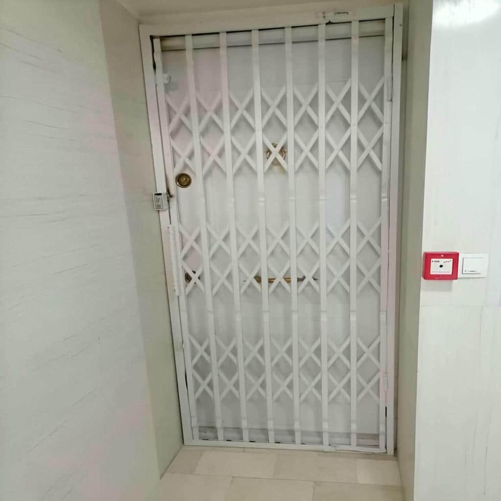 نصب درب آکاردئونی آهنی قفل ضدبرش در آبسرد