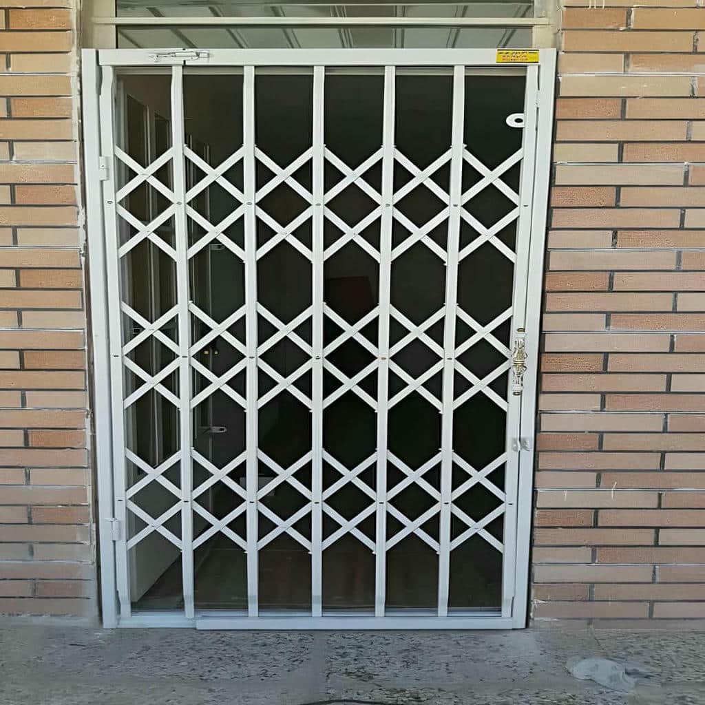 نصب درب آکاردئونی آهنی قفل ضدبرش در ساوه
