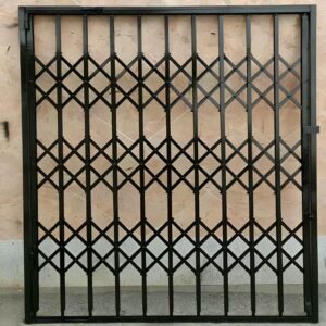 درب آکاردئونی آهنی در کیش