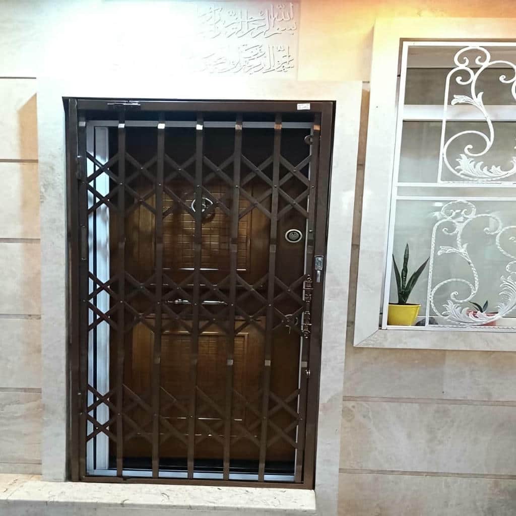 خرید درب آکاردئونی آهنی ساخت سفارشی در زاهدان
