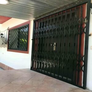 درب آکاردئونی آهنی در مهرشهر کرج