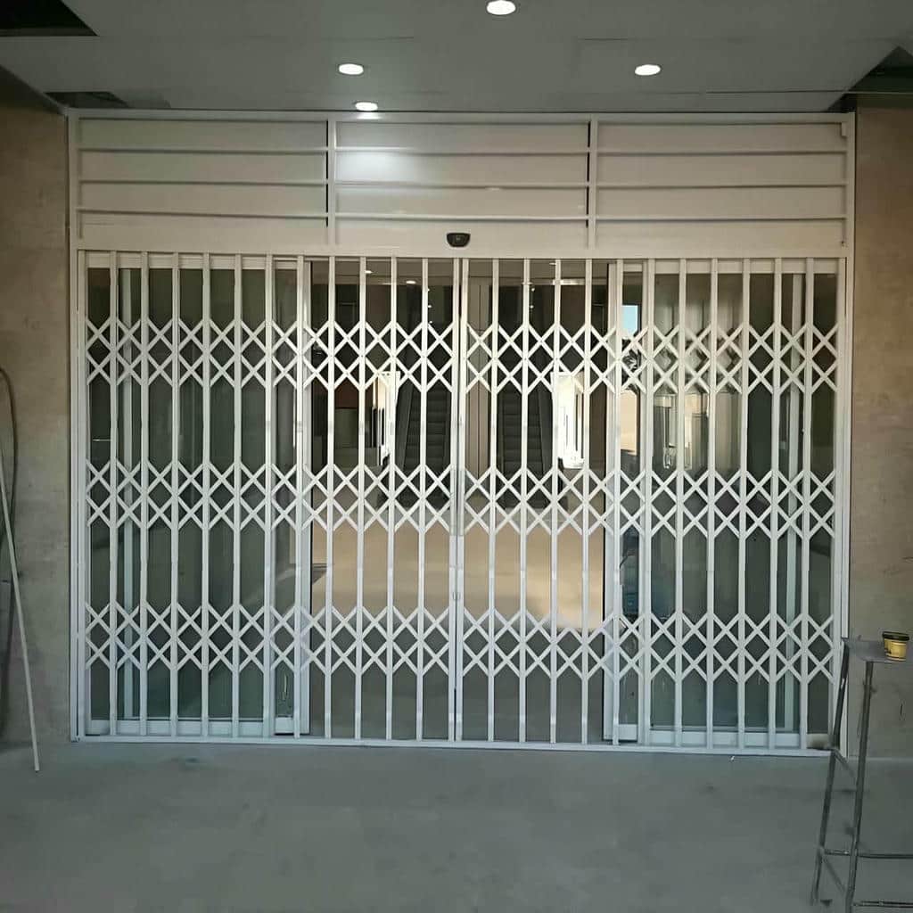 کارخانه درب آکاردئونی آهنی رنگ کوره ای در نیشابور