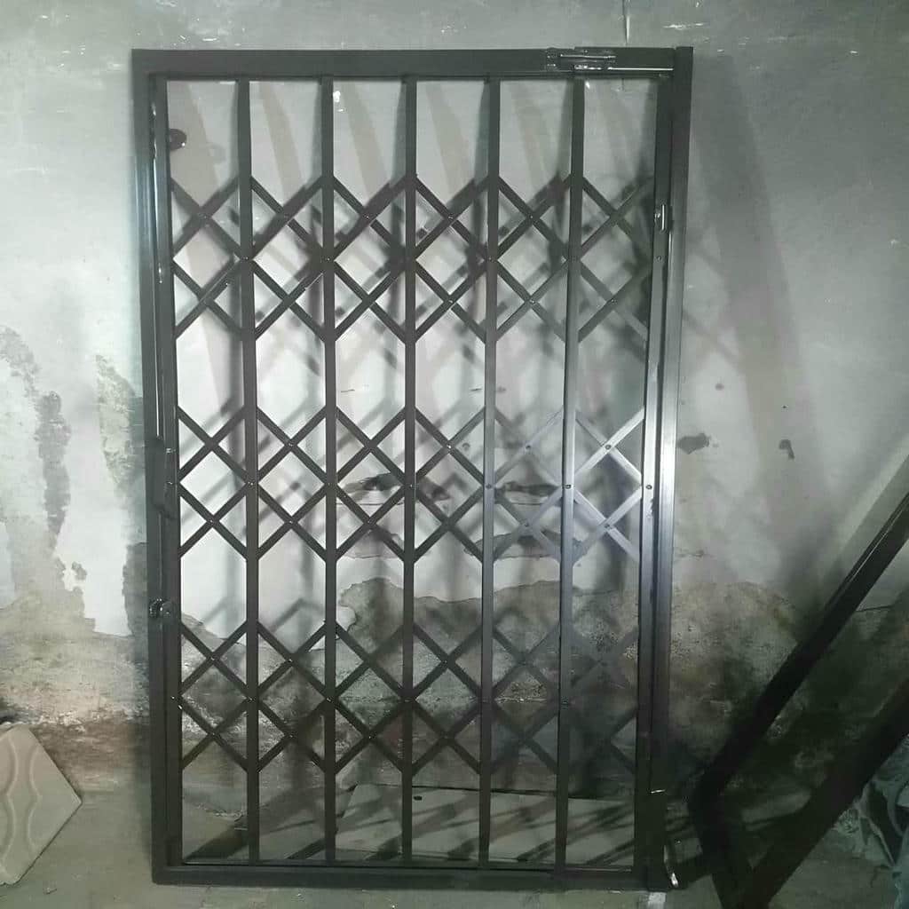 کارخانه درب آکاردئونی آهنی رنگ کوره ای در سنندج