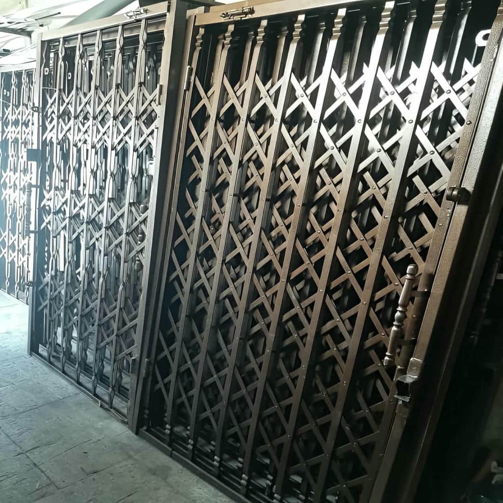 نصب درب آکاردئونی آهنی قفل ضدبرش در چابهار