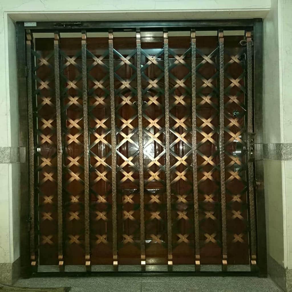 خرید درب آکاردئونی آهنی ساخت سفارشی در سیرجان