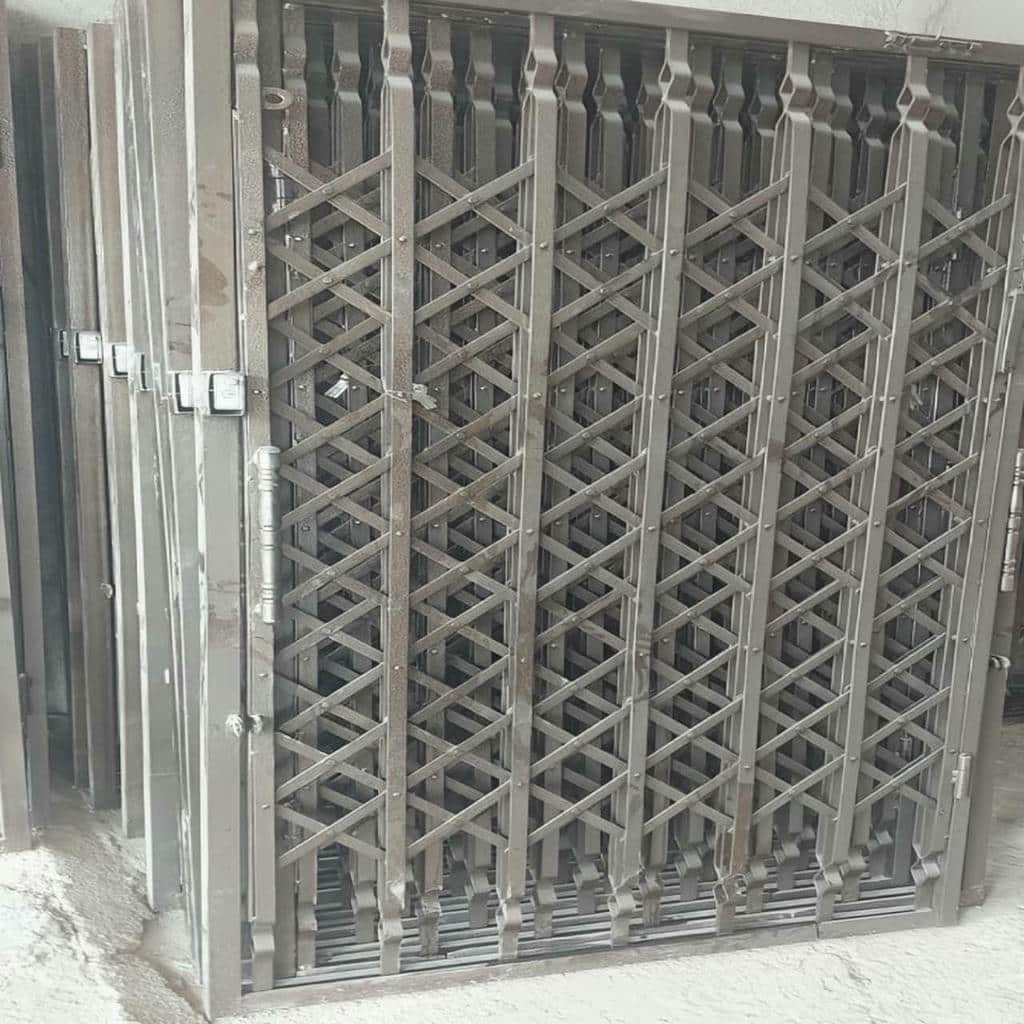 نصب درب آکاردئونی آهنی قفل کتابی مخفی در ساری