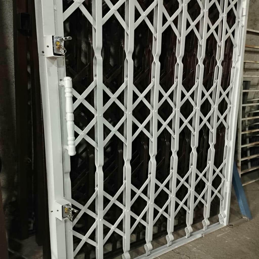 کارخانه درب آکاردئونی آهنی رنگ کوره ای در ساوه