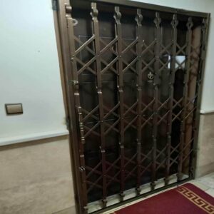 درب آکاردئونی آهنی در ارومیه