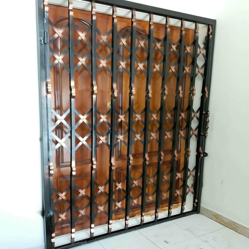 نصب درب آکاردئونی آهنی قفل ضدبرش در طالقان