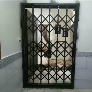 درب آکاردئونی آهنی در کردان