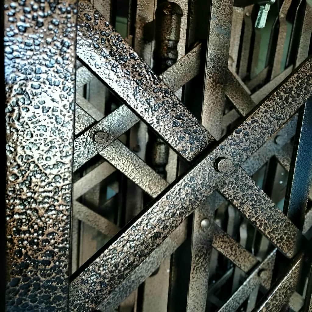 درب آکاردئونی آهنی در لواسان