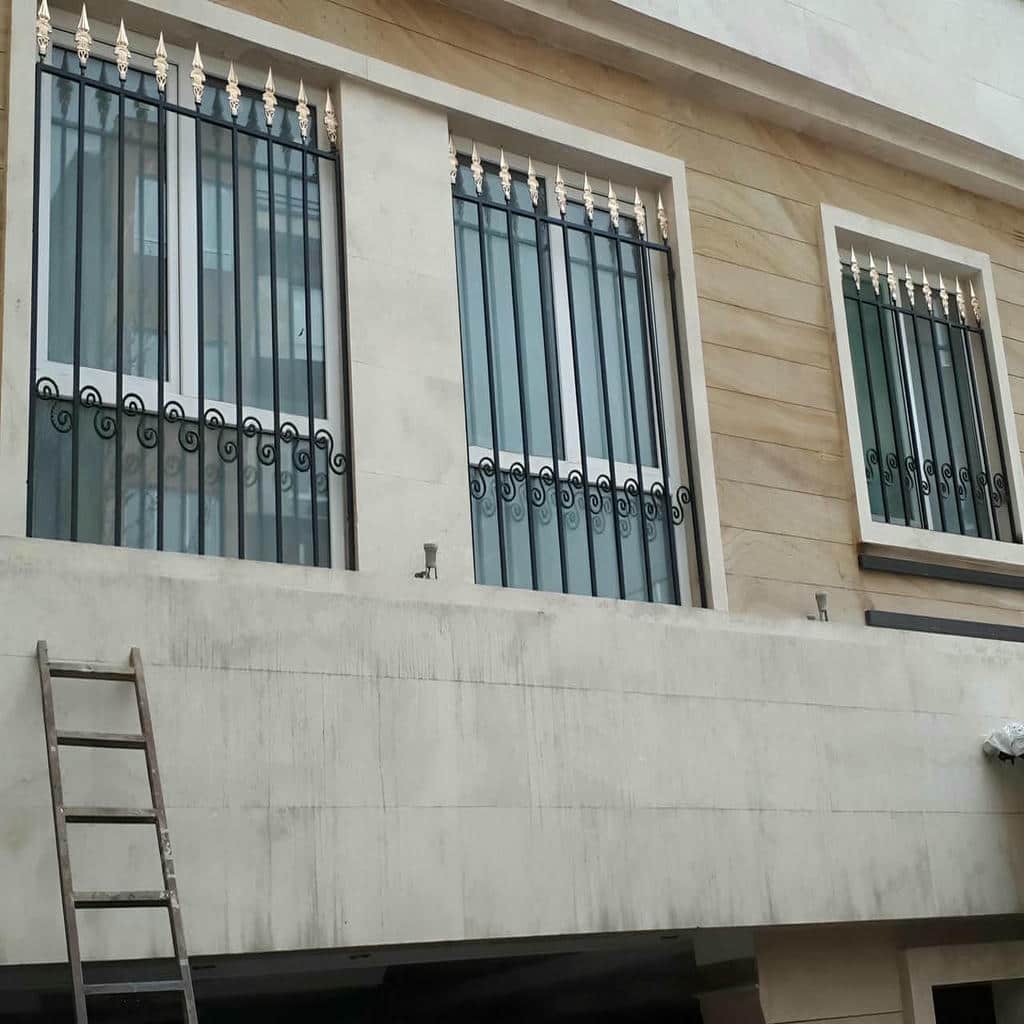 نصب حفاظ پنجره فلزی مدرن هندسی در اراک