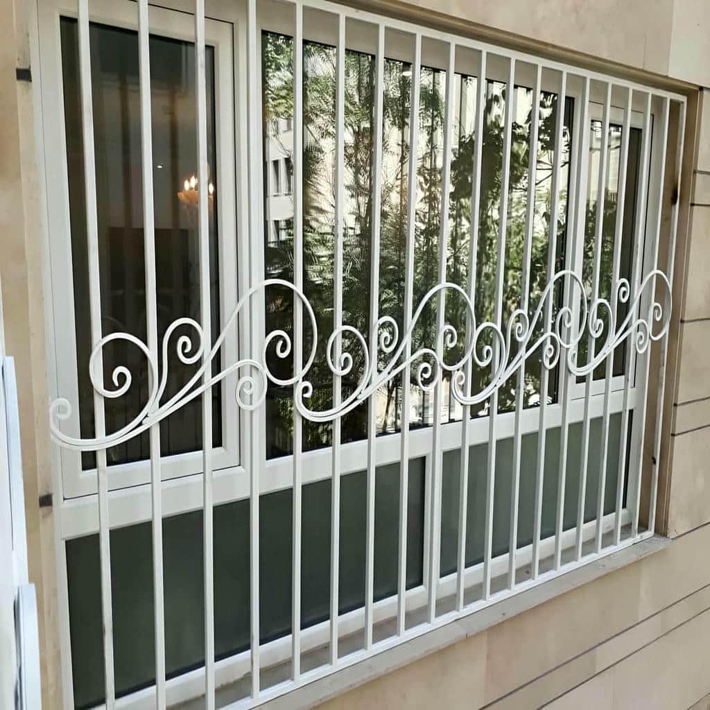 نصب حفاظ پنجره فلزی مدرن هندسی در کرمانشاه