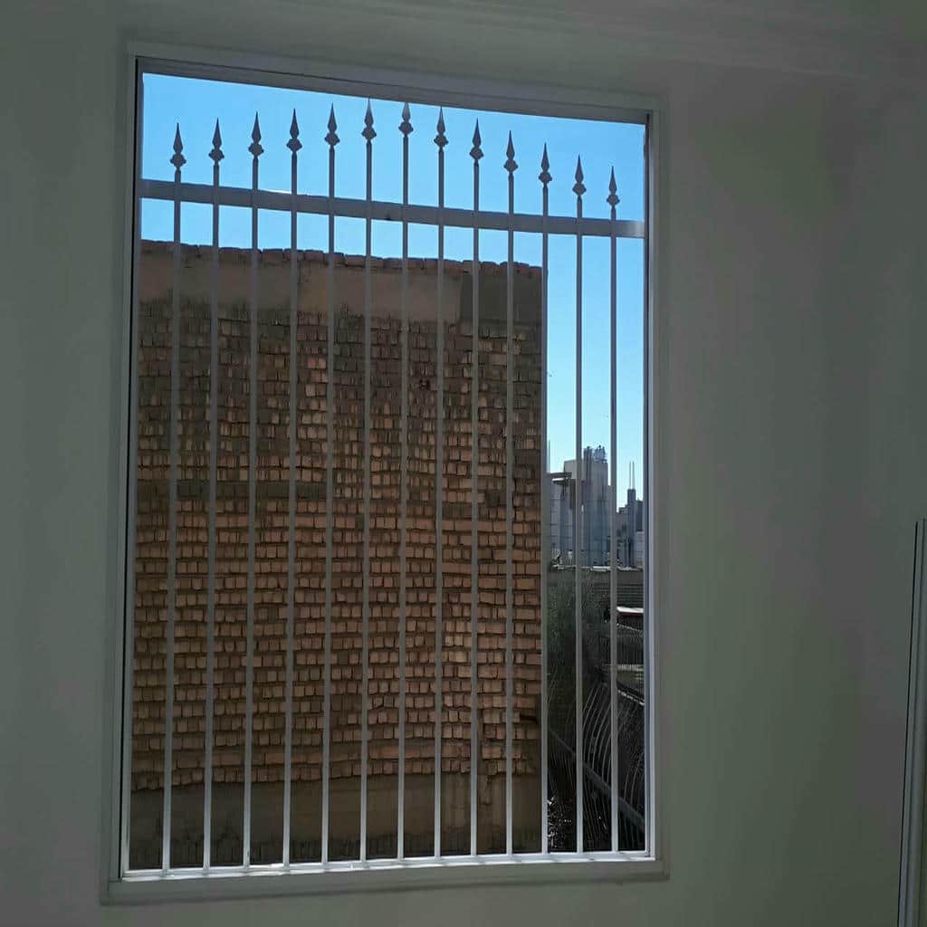 نصب حفاظ پنجره فلزی مدرن هندسی در مریوان