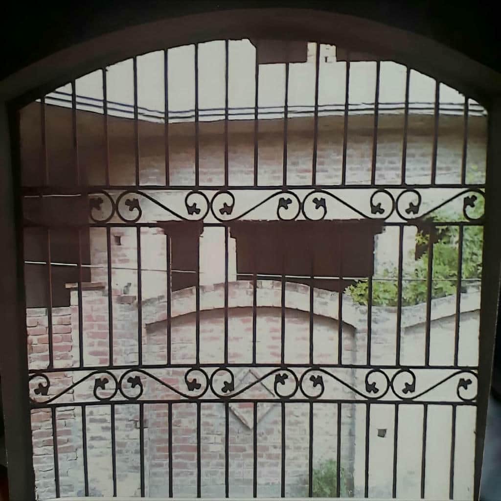 حفاظ پنجره فلزی در ایرانشهر