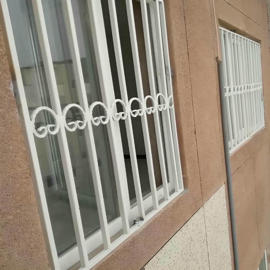 قیمت حفاظ پنجره فلزی فرفورژه کلاسیک در سمنان