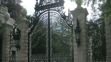 درب حیاط آهنی در طالقان