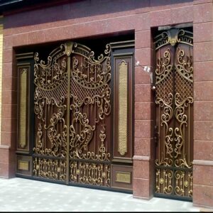 درب حیاط آهنی در تبریز