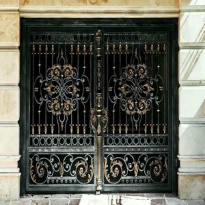 درب حیاط آهنی در قم