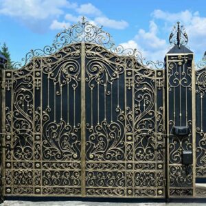 درب حیاط آهنی در لواسان