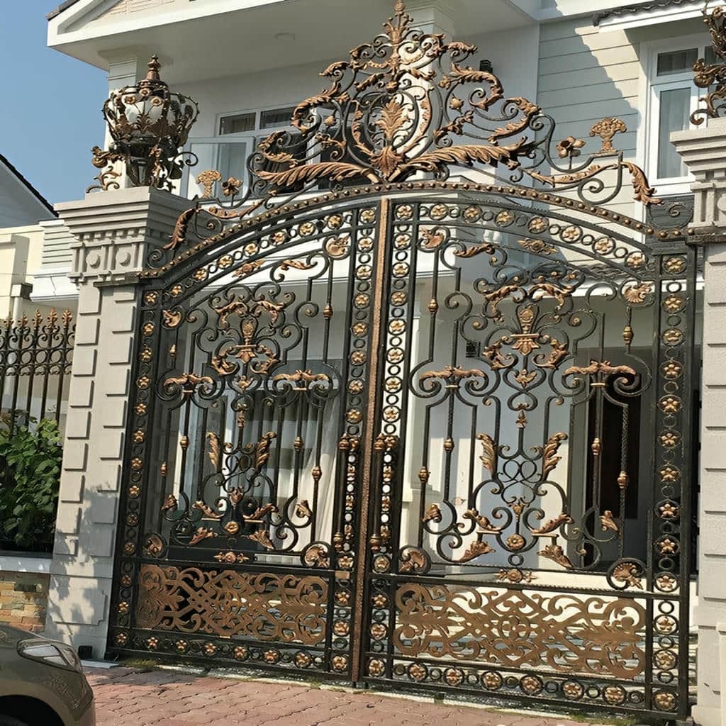 درب حیاط آهنی در بومهن