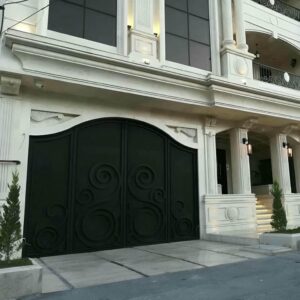 درب حیاط آهنی در قزوین