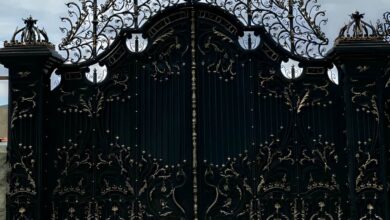 درب حیاط آهنی در نیشابور