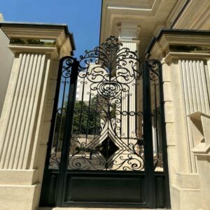 درب حیاط آهنی در ایلام