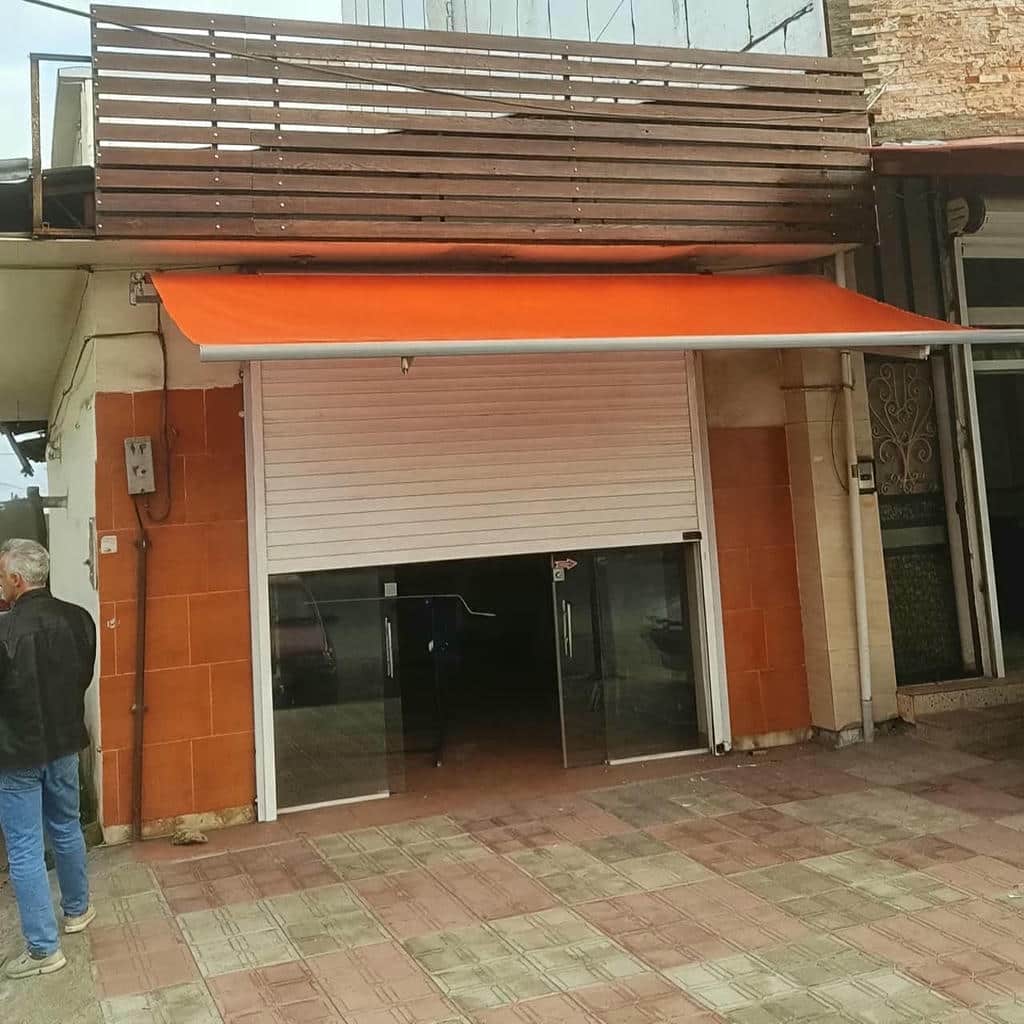سایبان برقی با رول بولت محکم روی دیوار اصول مهم نصب سایبان برقی